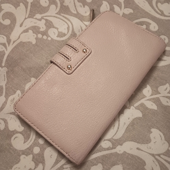 Michael Kors Wallet - Picture 6 of 8